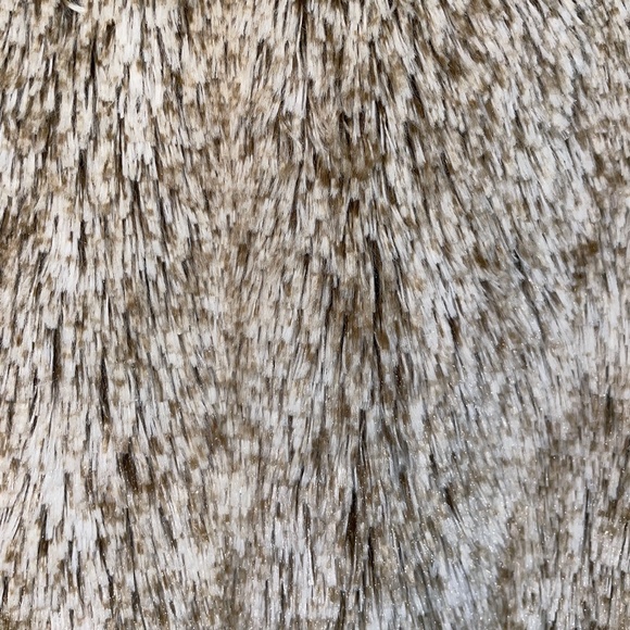 NWOT Altar’d State Faux Fur Hooded Sherpa Vest S - Picture 8 of 9